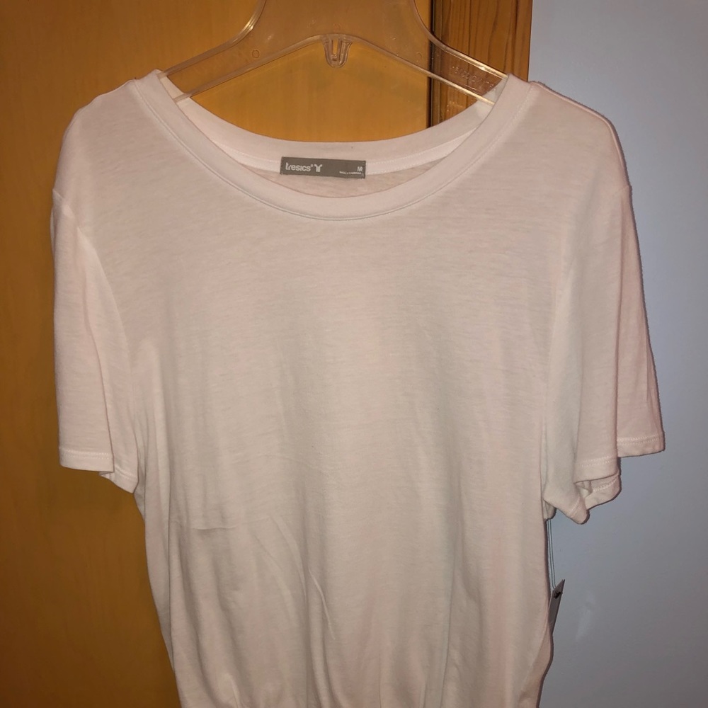 plain white shirt